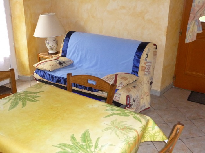 Location de vacances - Gîte à Auriac-du-Périgord - Coin repas et salon   Studio