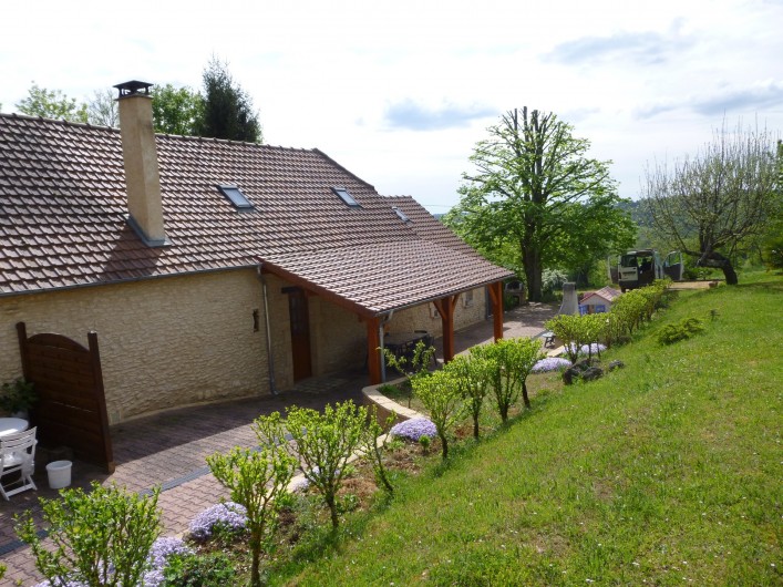 Location de vacances - Gîte à Auriac-du-Périgord - Vue arrière gîte 1