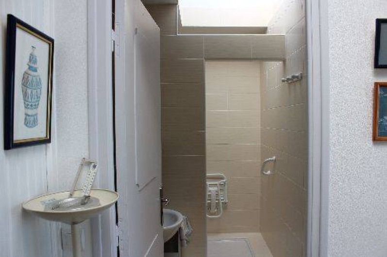 Location de vacances - Maison - Villa à Roscoff - Salle de douche italenne du bas