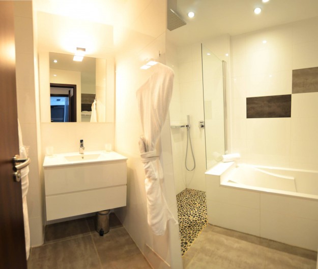 Location de vacances - Appartement à L'Île-Rousse - Salle de bain