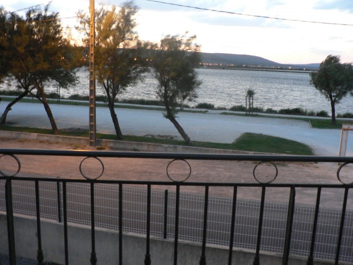 Location de vacances - Villa à Frontignan - Vue sur le lac du Premier étage