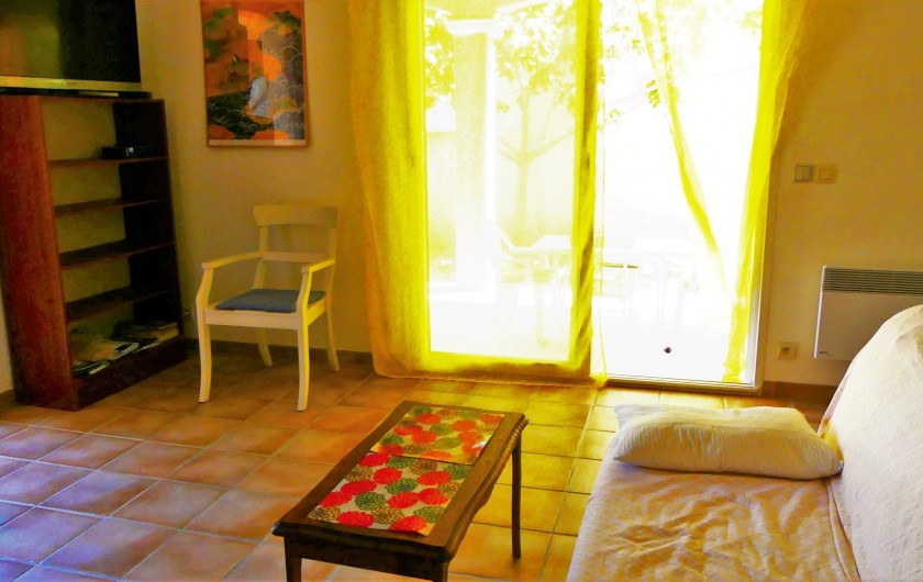 Location de vacances - Villa à Frontignan - Porte fenêtre donnant accès à la terrasse