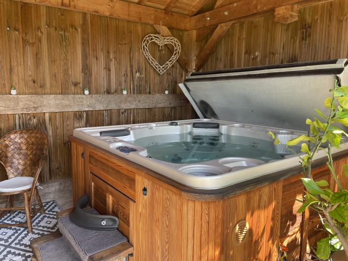 Location de vacances - Chambre d'hôtes à Saint-Avit-Sénieur - espace jacuzzi