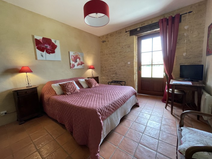 Location de vacances - Chambre d'hôtes à Saint-Avit-Sénieur - Chambre Coquelicot