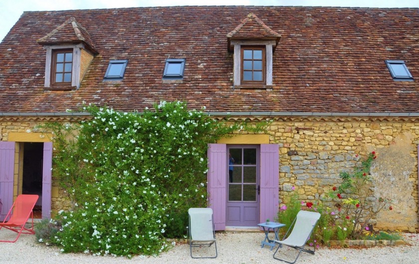 Location de vacances - Chambre d'hôtes à Saint-Avit-Sénieur - façade de la maison d'hôtes