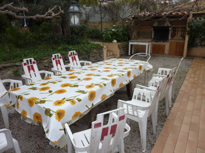 Location de vacances - Villa à La Ciotat - Terrasse séjour d'été, barbecue 