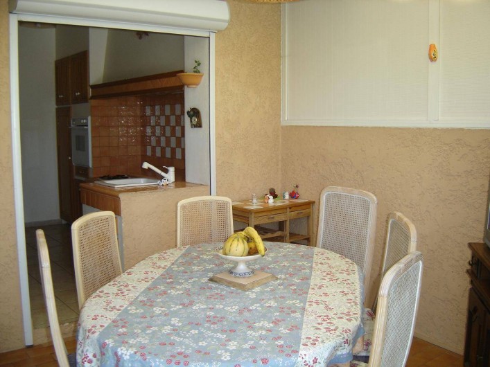 Location de vacances - Villa à La Ciotat - Coin repas côté cuisine