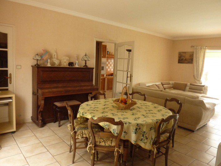 Location de vacances - Villa à La Ciotat - Séjour Salon