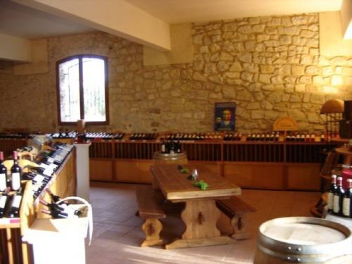 Location de vacances - Gîte à Le Crès - Caveau pour dégustation de vin du domaine
