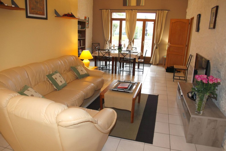 Location de vacances - Gîte à Sainteny - un salon/salle à manger