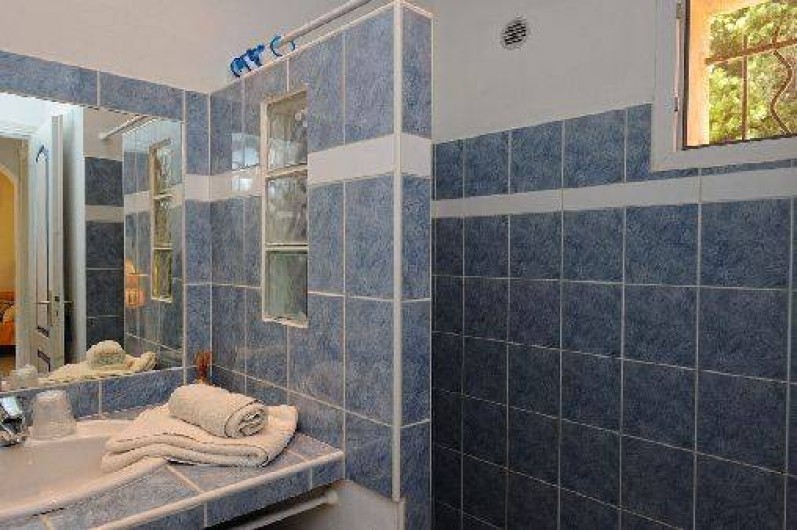 Location de vacances - Villa à Bonifacio - mini villa salle de bain