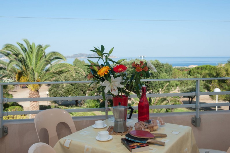 Location de vacances - Appartement à Lumio - Terrasse vue mer