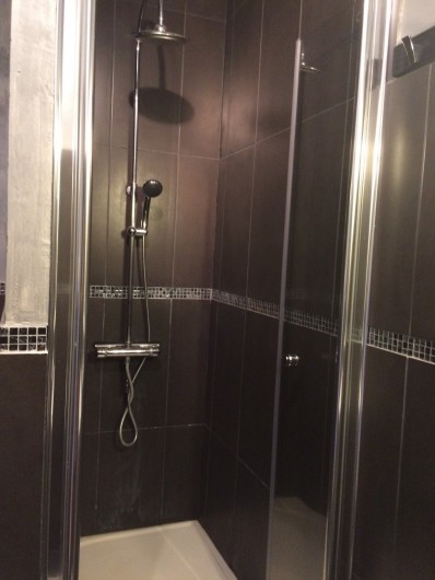 Location de vacances - Appartement à Arcachon - douche italienne