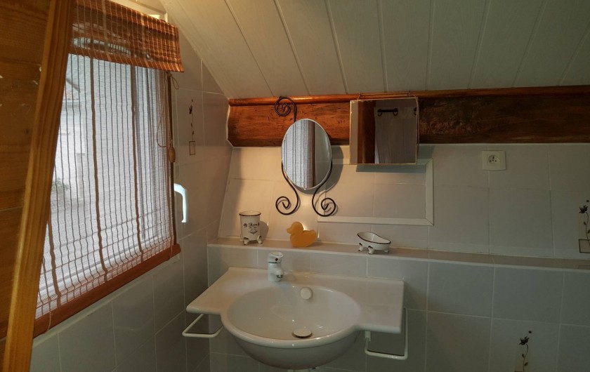Location de vacances - Gîte à Lafrançaise - Petite salle d'eau privative à la chambre à l'étage.