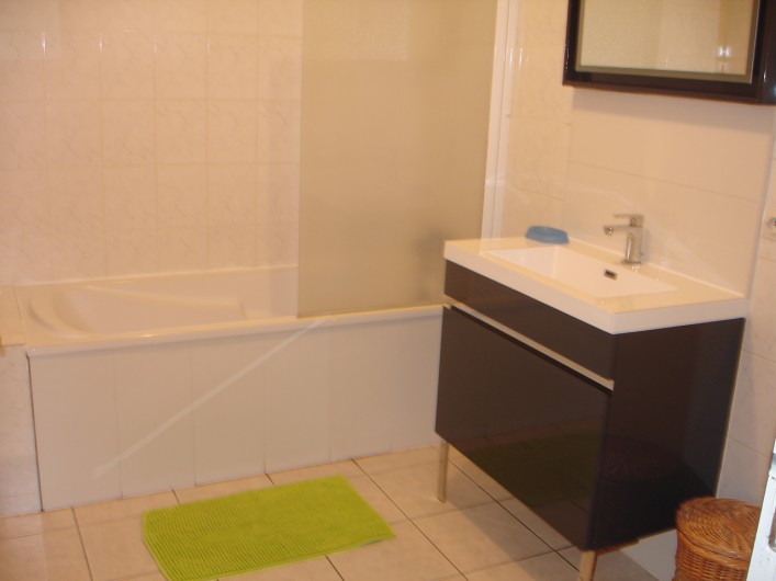 Location de vacances - Chalet à Bezinghem - salle de bain