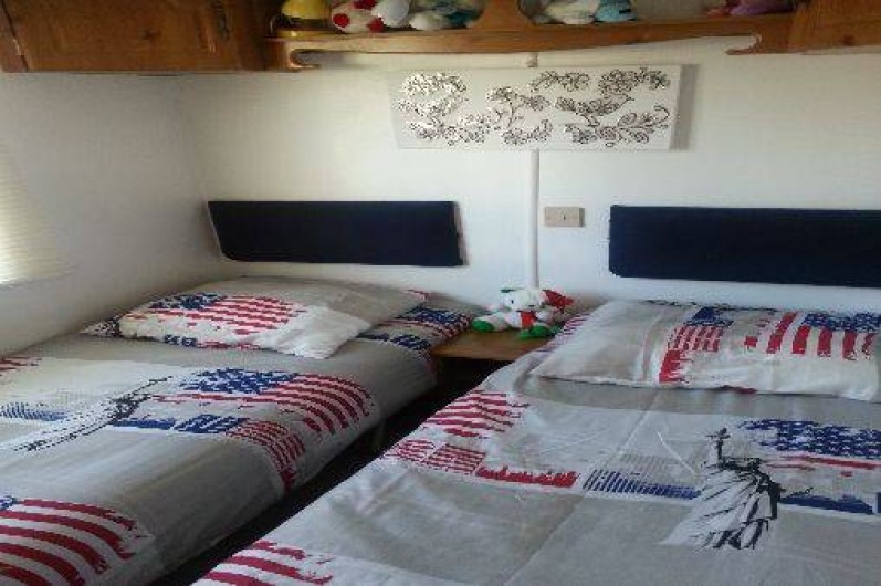 Location de vacances - Camping à Nice - 2em chambre est devenue un grand lit 3 enfants peu          vent dormir a l aise