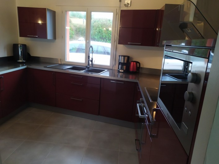 Location de vacances - Villa à Clohars-Carnoët - CUISINE TOUTE EQUIPEE