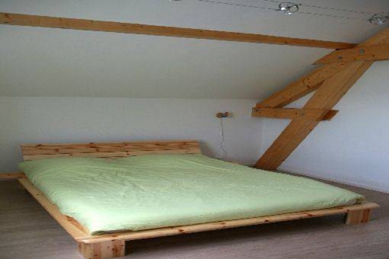 Location de vacances - Chalet à Saint-Hilaire - Lit double à l'étage 160 X 200 grande chambre
