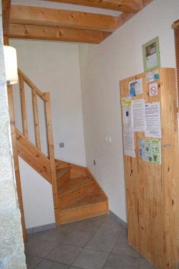 Location de vacances - Chalet à Saint-Hilaire - Montée d'escaliers