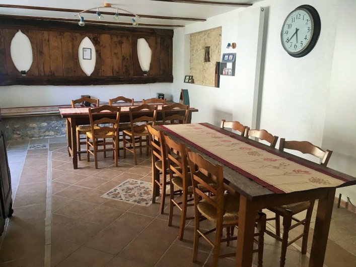 Location de vacances - Chambre d'hôtes à Auriac-du-Périgord - Salle à manger pour les petits déjeuners et les tables d'hôtes