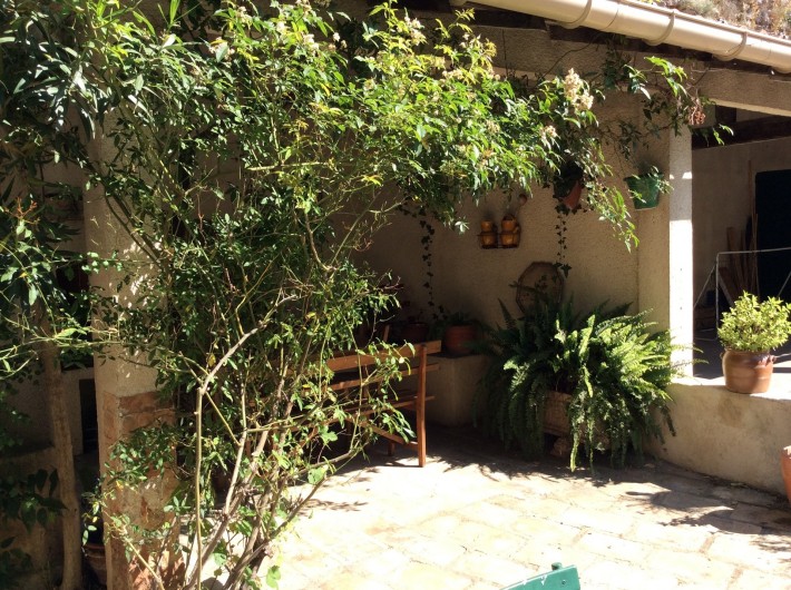 Location de vacances - Appartement à Nîmes - cuisine d'été