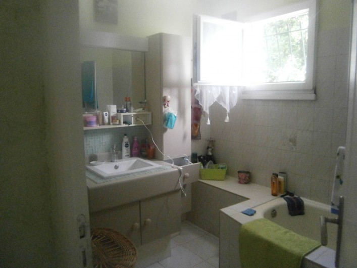 Location de vacances - Villa à Saint-Paul-et-Valmalle - salle de bain