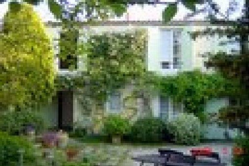 Location de vacances - Appartement à La Rochelle - maison coté rue.