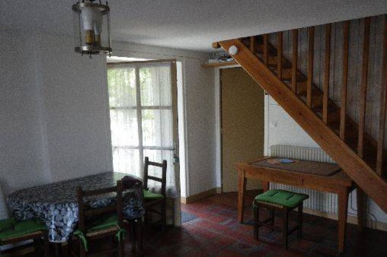 Location de vacances - Appartement à La Rochelle - sejour rdc  donnant sur jardin.