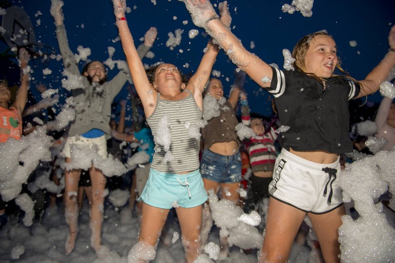 Location de vacances - Camping à Brem-sur-Mer - Soirée mousse