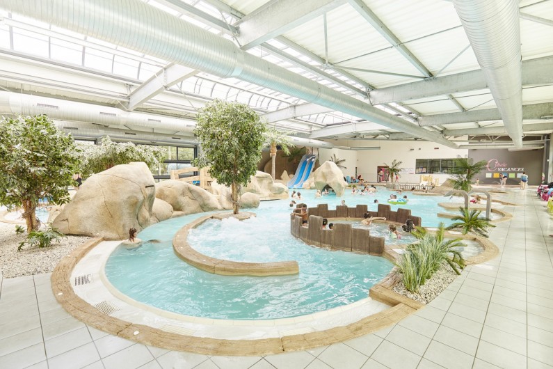 Location de vacances - Camping à Brem-sur-Mer - Piscine intérieur