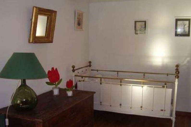 Location de vacances - Chambre d'hôtes à Velluire - Lit bébé chambre Marais