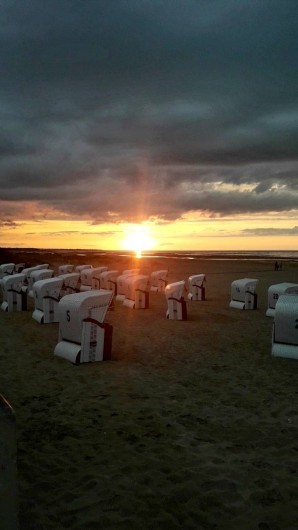 Location de vacances - Chambre d'hôtes à Bréville-les-Monts - couché de soleil plage de Merville Franceville