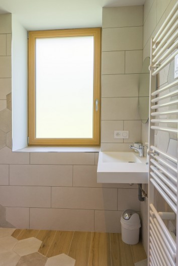 Location de vacances - Gîte à Saint-Julien-en-Vercors - Salle douche 1er étage