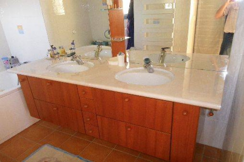 Location de vacances - Villa à Erquy - salle de bain privative chambre parentale