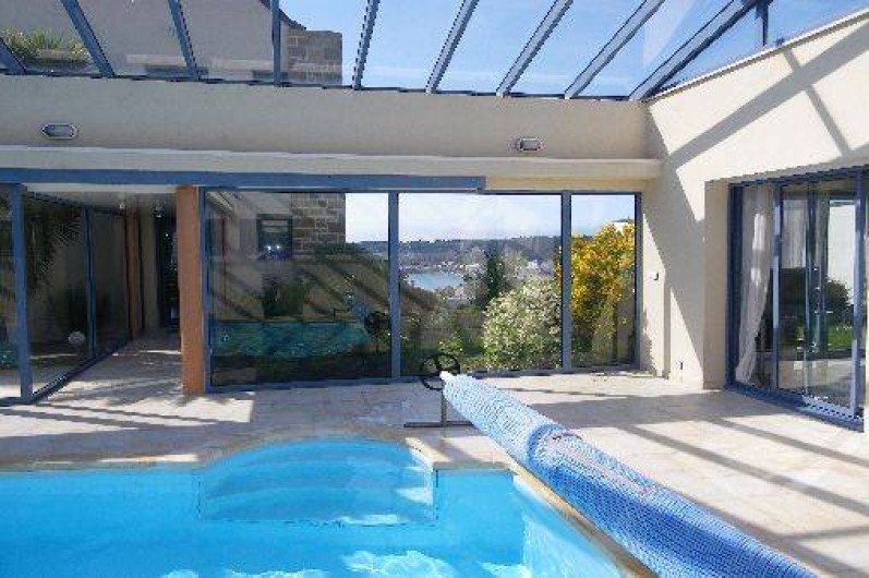 Location de vacances - Villa à Erquy - piscine couverte vue ciel et cap d'erquy