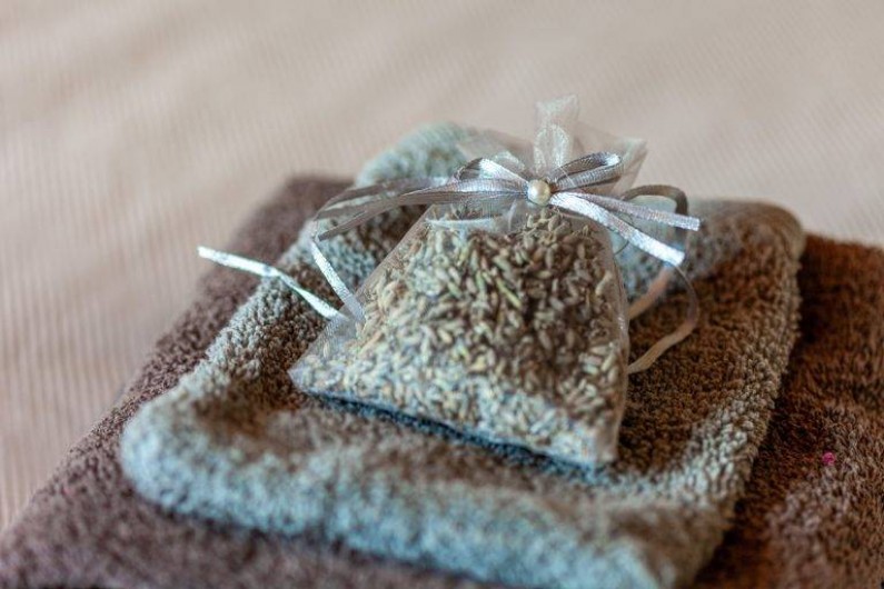 Location de vacances - Chambre d'hôtes à Saint-Césaire-de-Gauzignan - Chambre les Lavandes