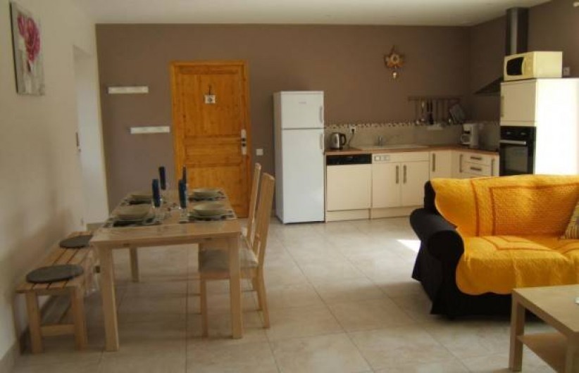 Location de vacances - Gîte à Argenteuil-sur-Armançon - Séjour avec coin cuisine