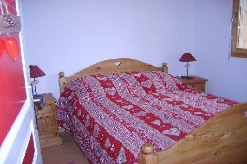 Location de vacances - Appartement à Gérardmer - Chambre "Coeurs" lit double