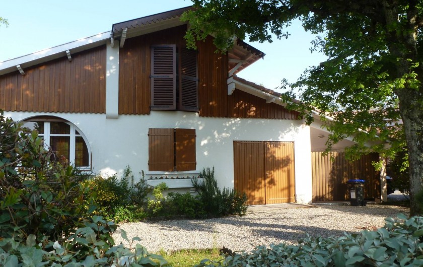 Location de vacances - Villa à Andernos-les-Bains - Façade côté rue