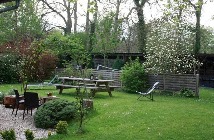 Location de vacances - Gîte à Beauval-en-Caux - jardin de détente au gîte "le tilleul"