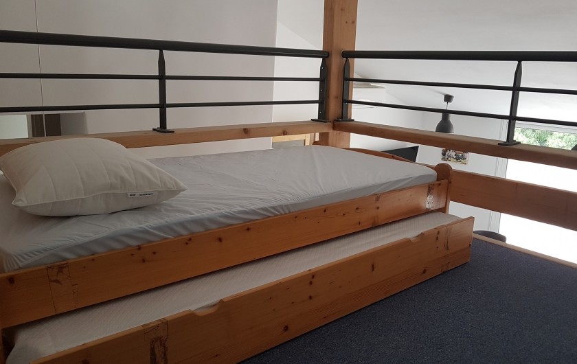 Location de vacances - Appartement à Charleval - la mezzanine et ses deux couchages de l'appart 5