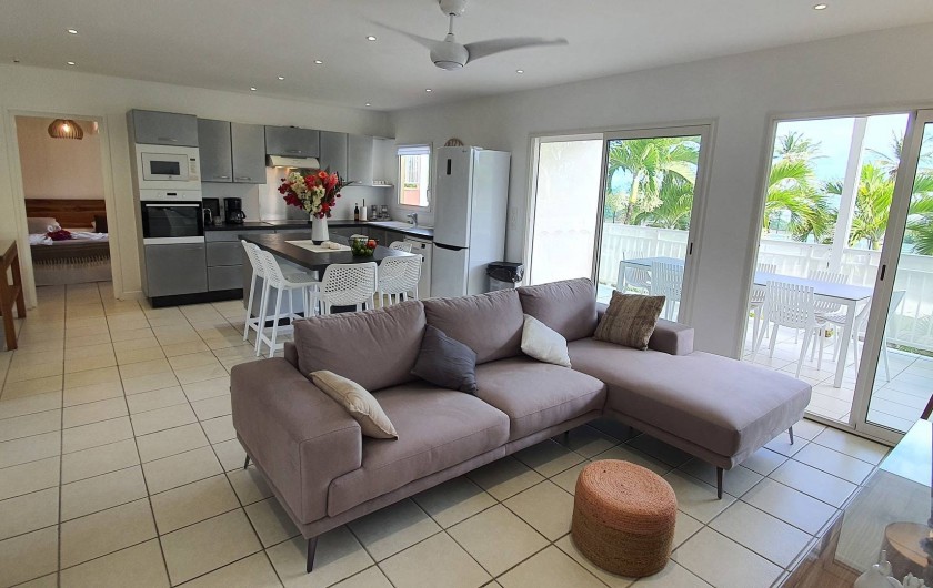 Location de vacances - Appartement à Saint-François - pièce de vie,avec son salon d'angle