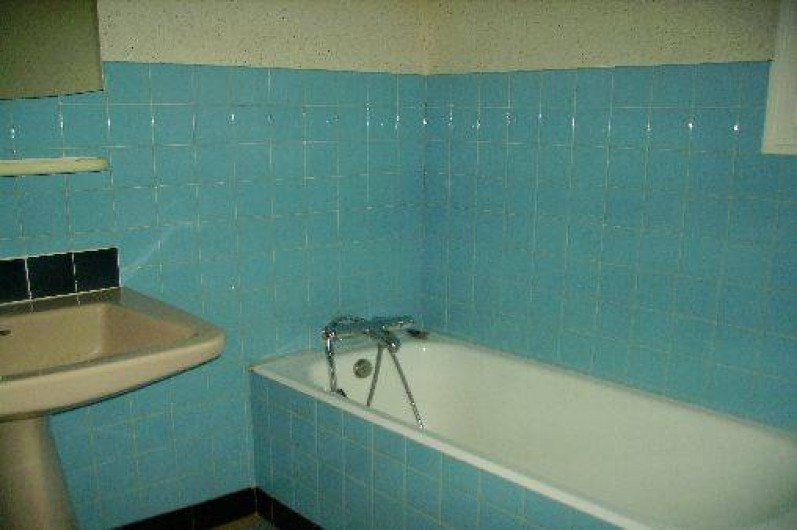 Location de vacances - Gîte à Bignan - salle de bain