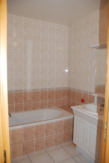 Location de vacances - Villa à Valuéjols - salle de bain