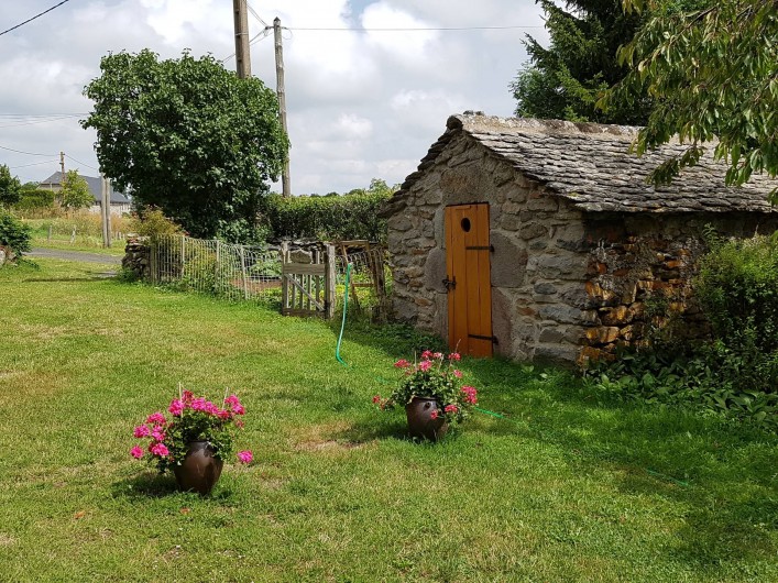 Location de vacances - Villa à Valuéjols - Jardinet devant de porte
