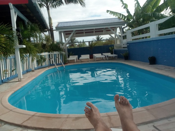 Location de vacances - Appartement à Les Abymes - La piscine à la Désirade, à 150 m de la plage.
