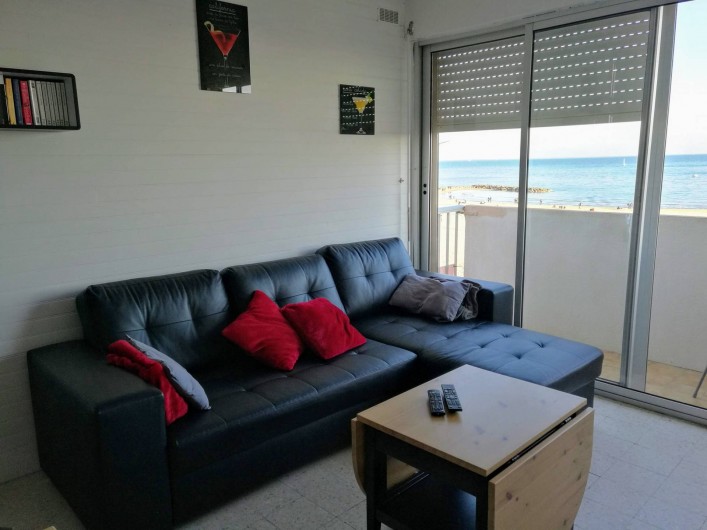Location de vacances - Appartement à Palavas-les-Flots - Le canapé convertible au salon