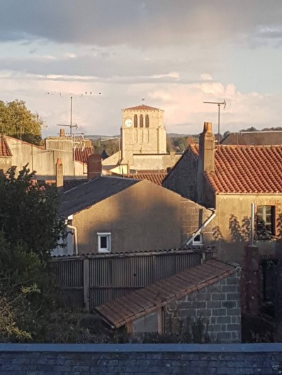 Location de vacances - Appartement à Les Herbiers - Vue de la Baie vitrée donnant sur la ville