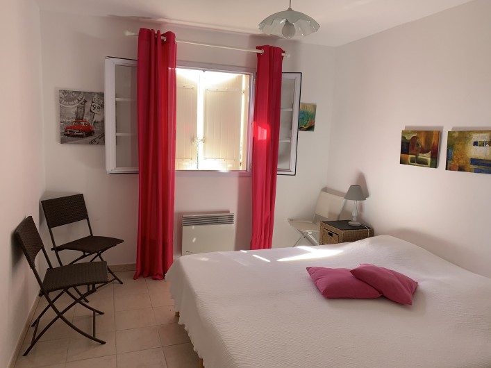 Location de vacances - Villa à Cagnes-sur-Mer - Chambre fuchsia #3