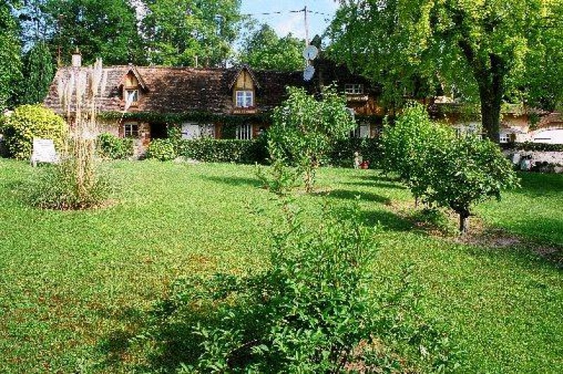 Location de vacances - Chambre d'hôtes à Les Andelys - La façade de la maison